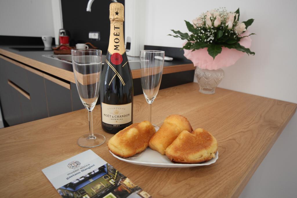 Napoliamo Guest House ภายนอก รูปภาพ
